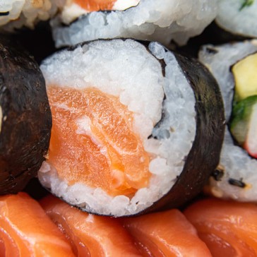 Salmon maki ricetta